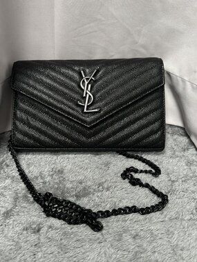Yves Saint Laurent   Black shoulder bag